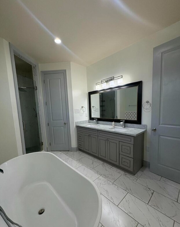 Building Photo - 2808 Seine St