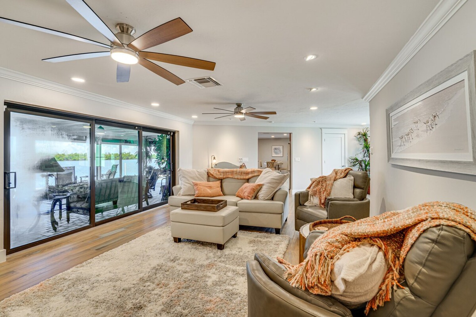 Building Photo - 11599 Island Ave