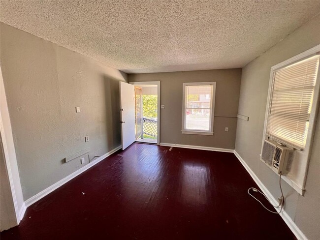 Building Photo - 5409 Link Ave