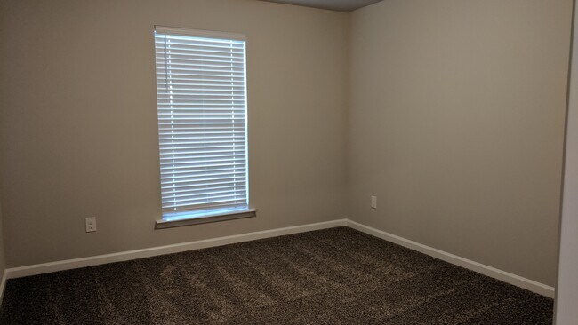 Building Photo - 13060 Fowler Dr