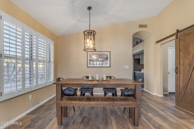 Building Photo - 1823 W Remington Dr