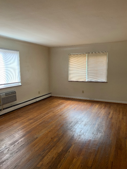 Building Photo - 2258 Salvador St