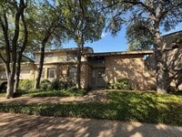 Building Photo - Prestigious Gated Living in Mission Trace-...