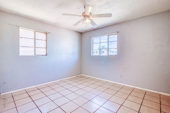Building Photo - Beautiful 3 bed-1 bath house