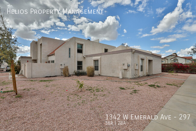 Building Photo - Beautiful Townhouse in Mesa