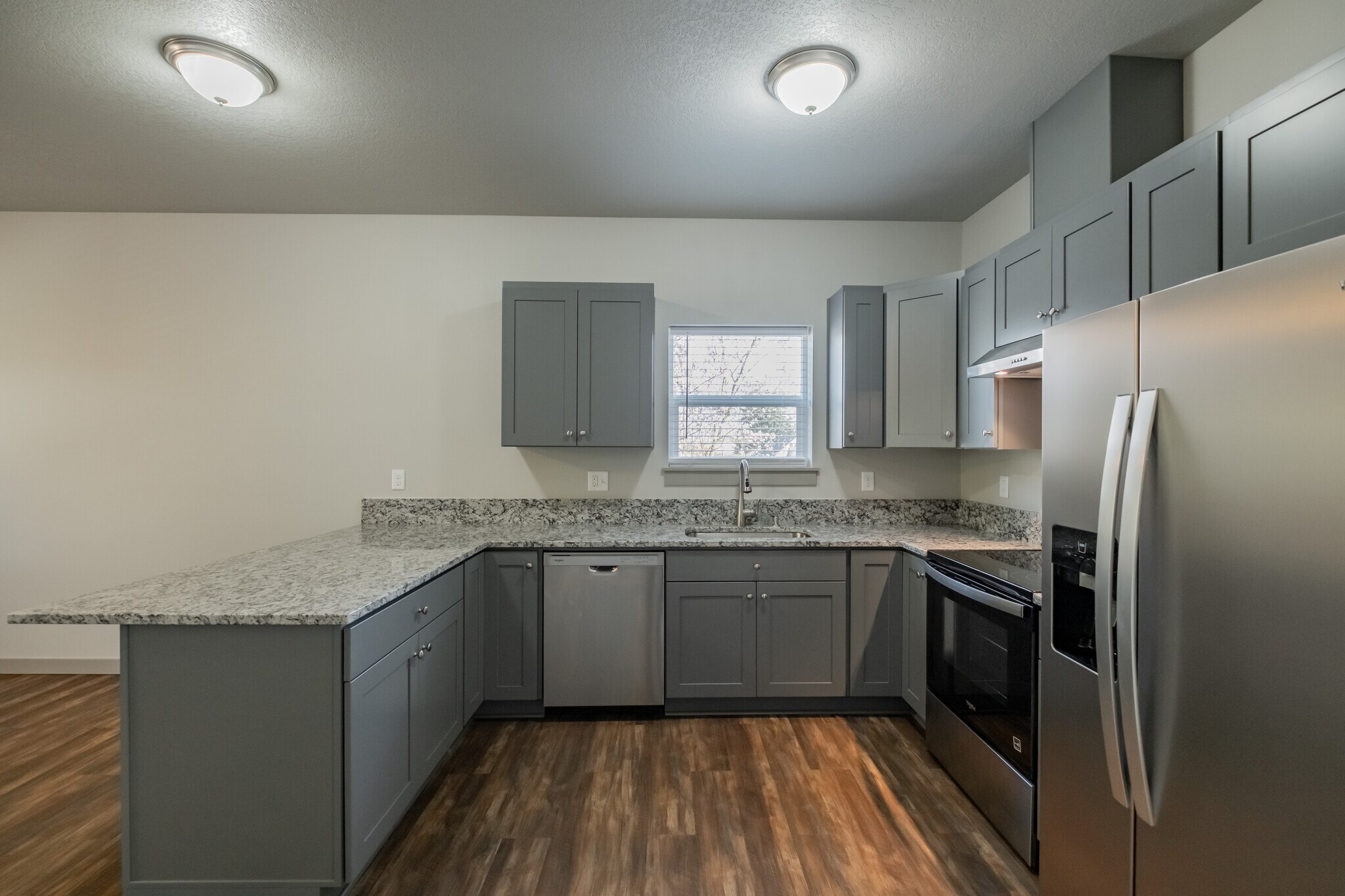 Building Photo - 384 24th St NE