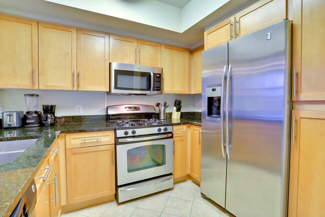 Building Photo - 550 14th St S