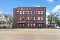 Building Photo - 2048 Fulton Rd