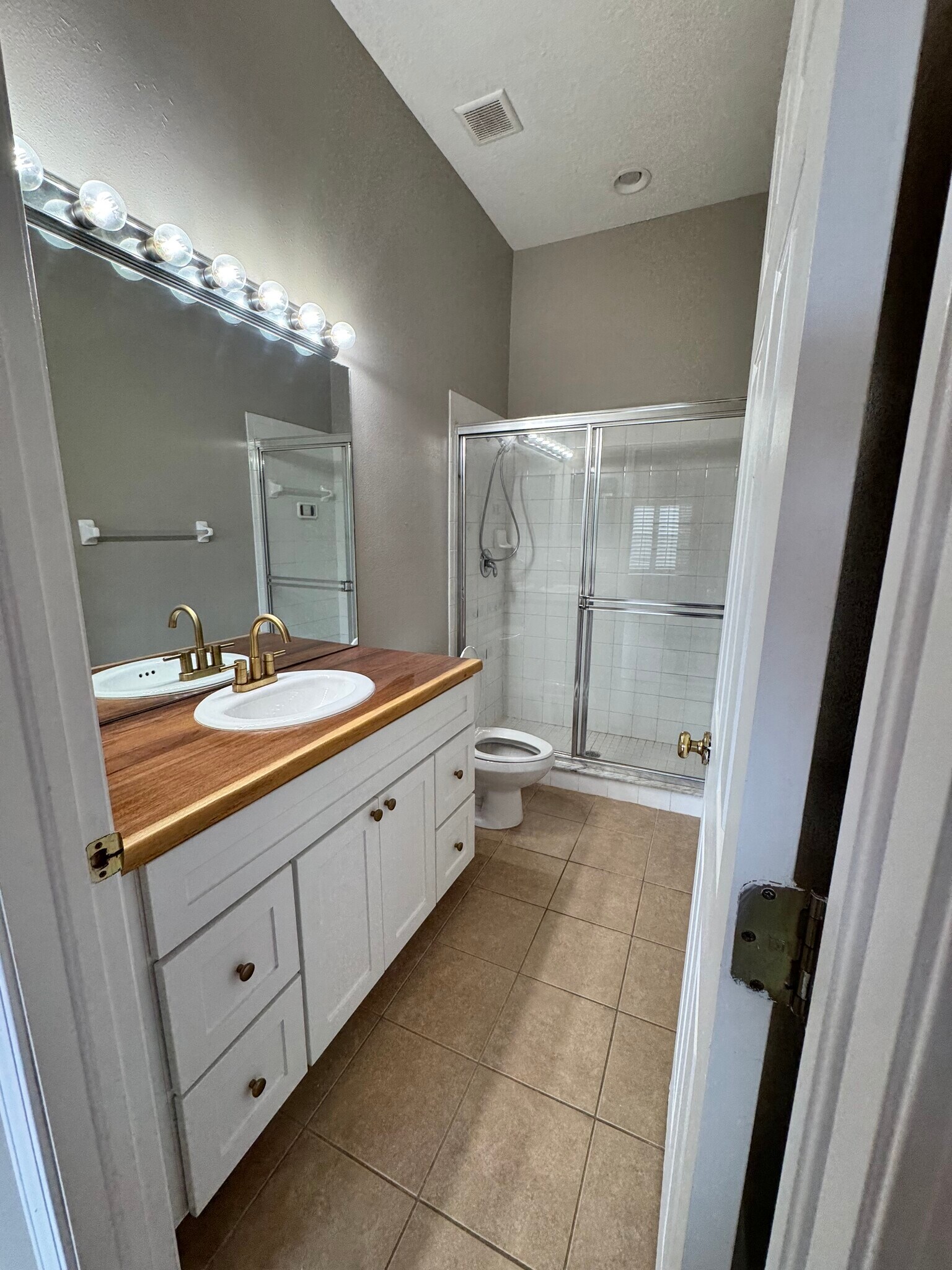 Master bath - 5308 61st Ter N