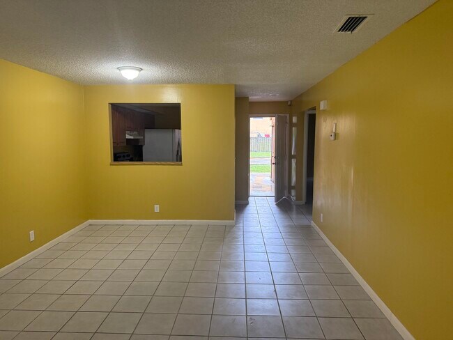 Building Photo - 2541 NW 56th Ave