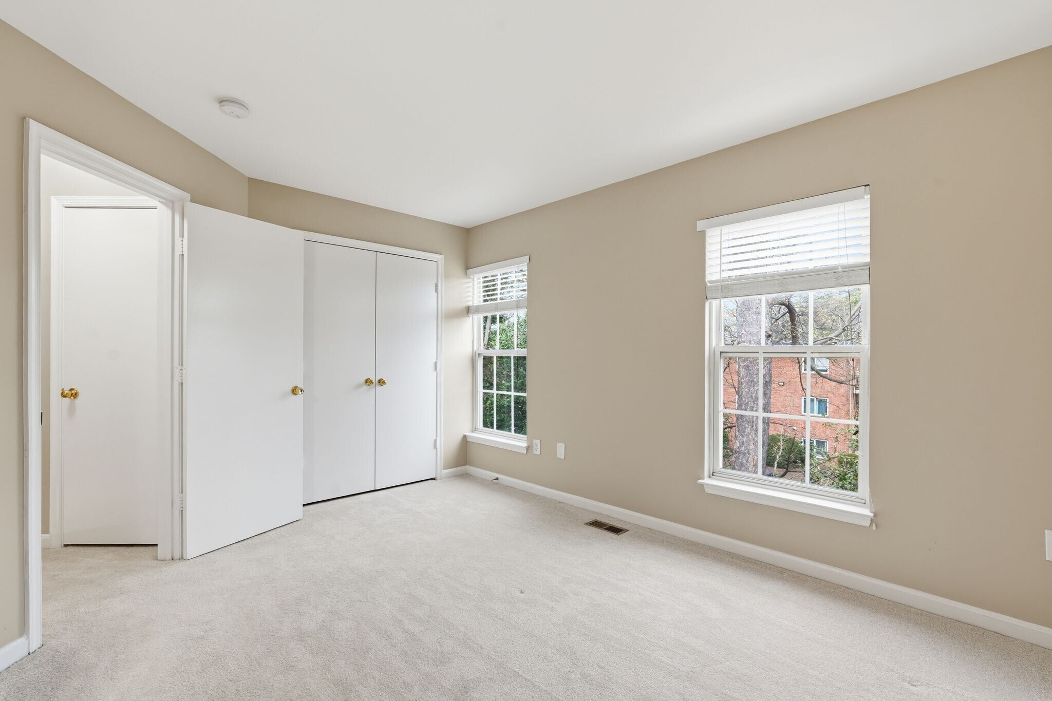 Building Photo - 8074 Sebon Dr