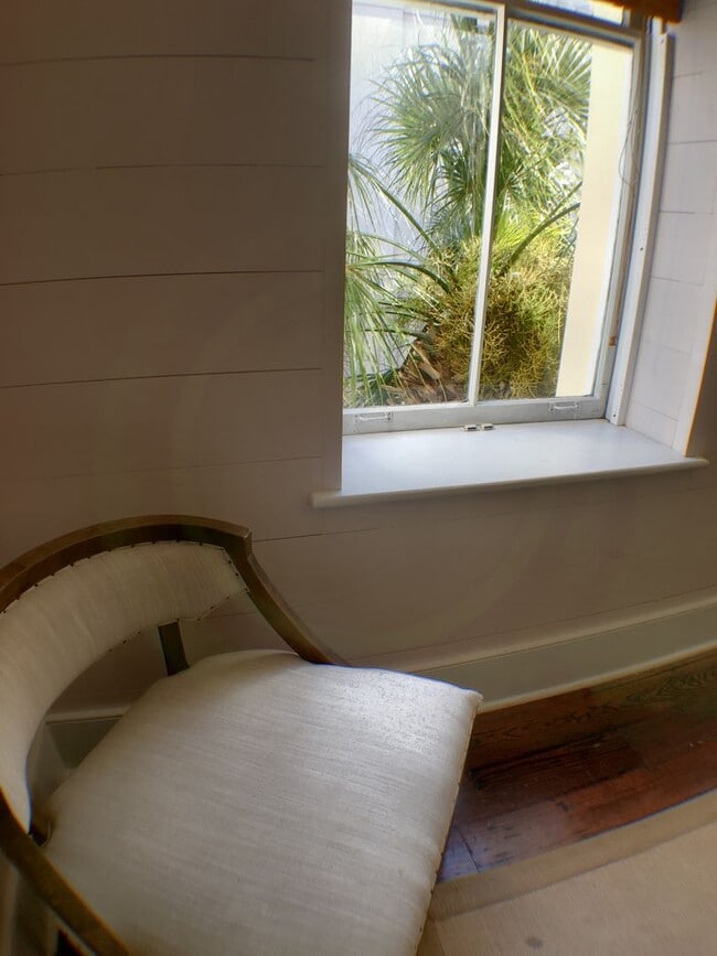 Building Photo - Fully Furnished, All Inclusive 1 Bedroom, 1 Bath Condo In the Heart of Downtown Charleston