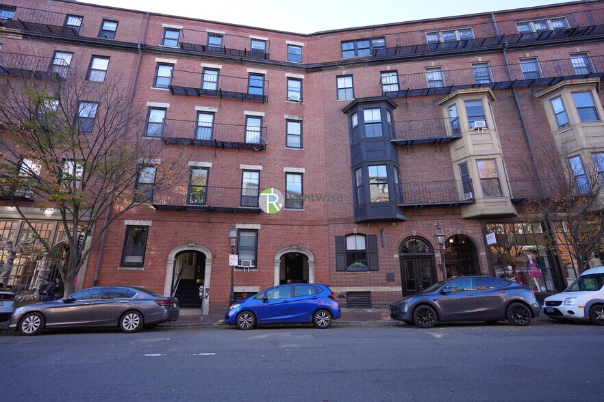 Primary Photo - 92 Charles St