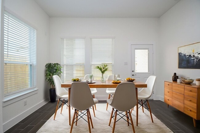 Building Photo - 2823 Sunrise Fld Ln