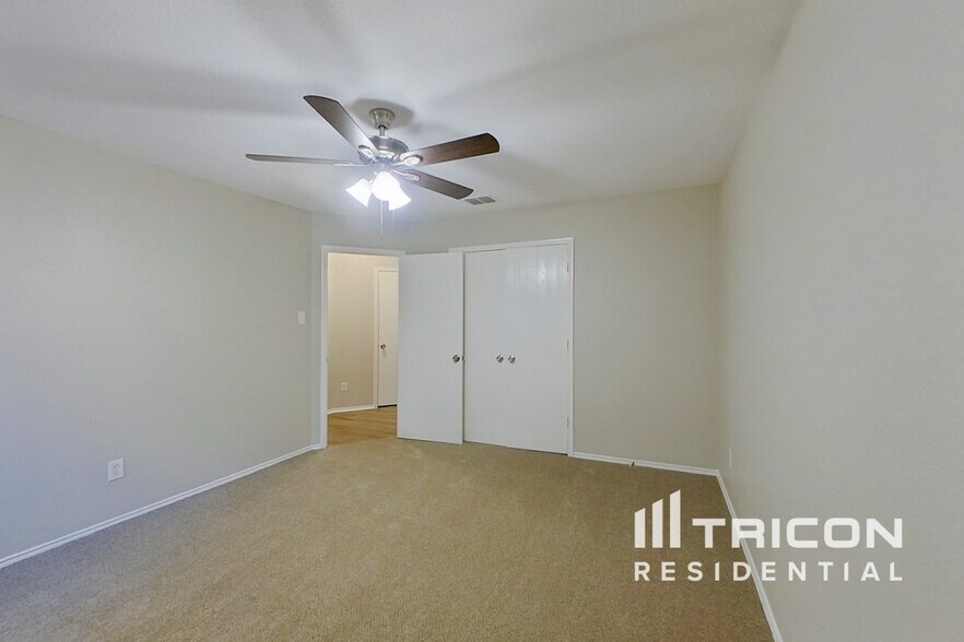 Building Photo - 2705 White Pine Dr