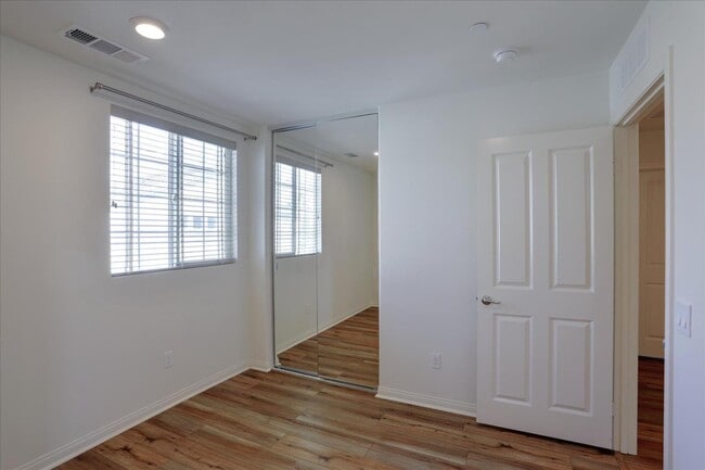 Building Photo - 9153 Foster Ln