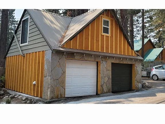 Building Photo - 13341 Moraine Rd