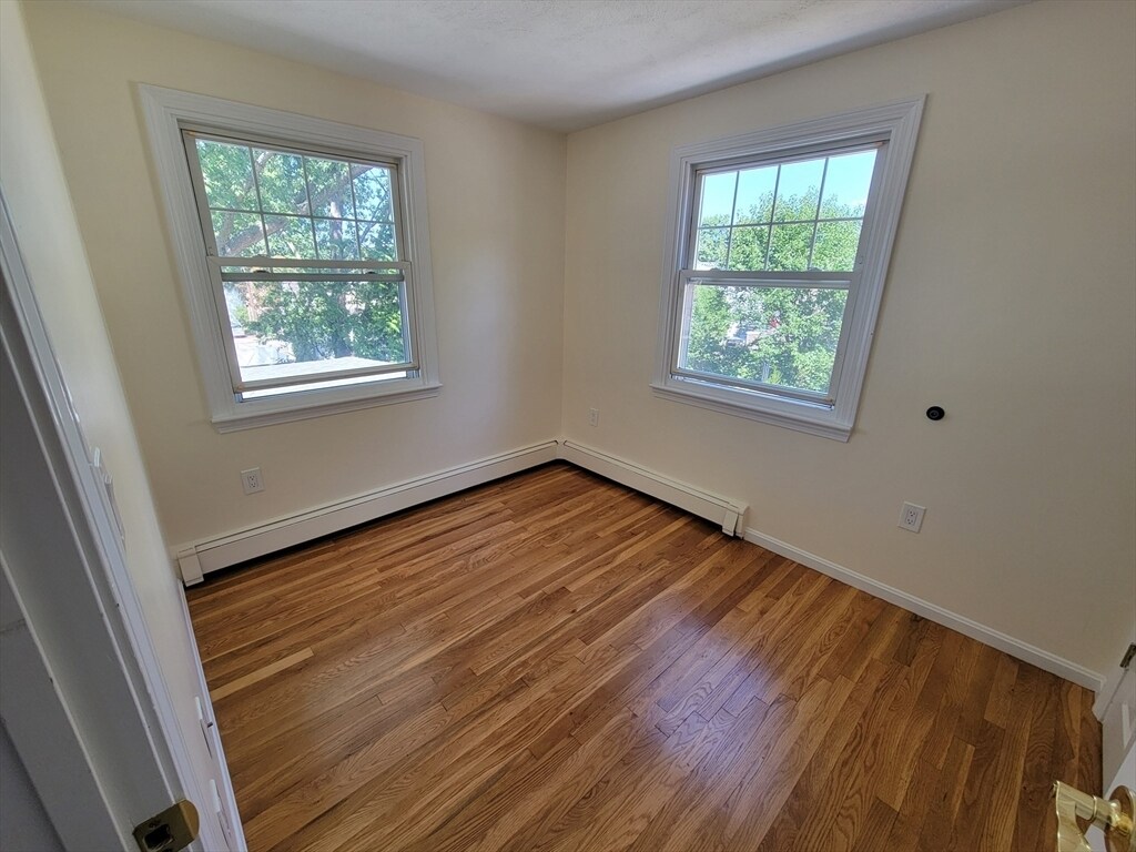 Building Photo - 17 Piermont St