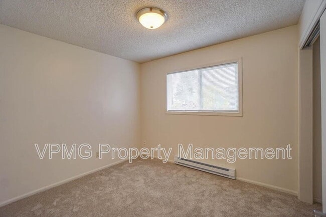 Building Photo - 609 W McLoughlin Blvd