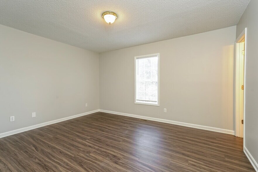 Building Photo - 104 James Ave