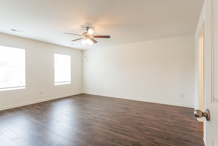 Building Photo - 5628 Timber Leaf Lp