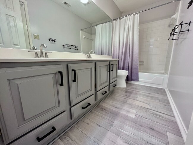 Building Photo - 17915 Crystal Knoll