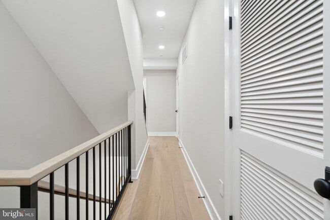Building Photo - 345 E Gorgas Ln