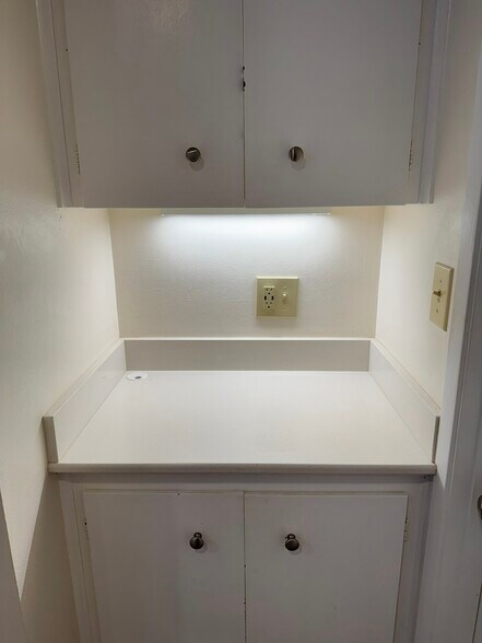 Building Photo - 3513 NE 95th St