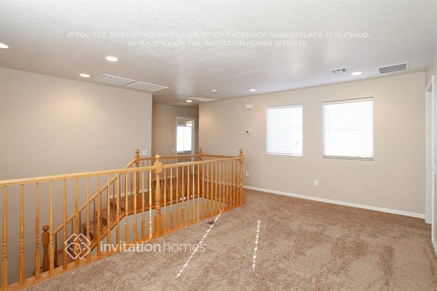Building Photo - 4461 W Galapagos Ave