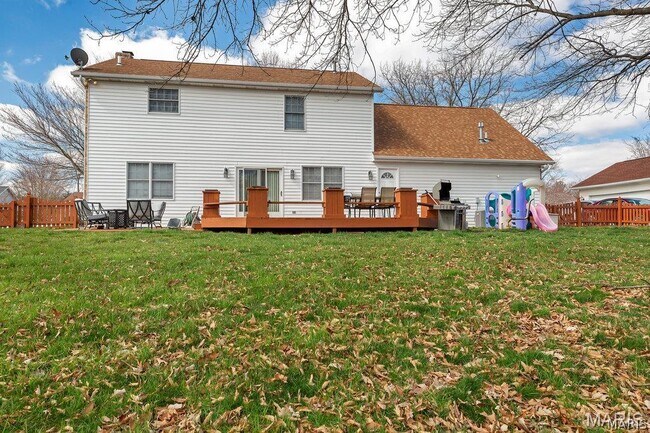 Building Photo - 2725 Timberline Dr