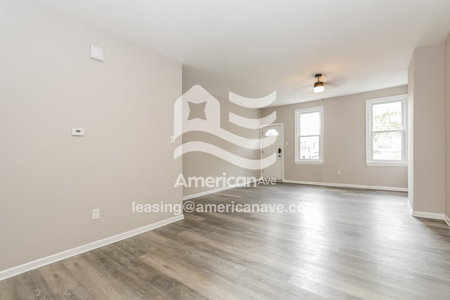 Building Photo - 5025 Jackson St