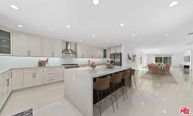 Building Photo - 6243 Berquist Ave