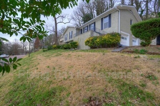 Building Photo - 401 Lance Ln