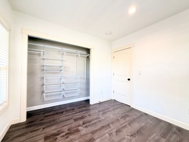Building Photo - Lovingly Updated Home with Separate Garage, Outdoor Cat Enclosure, Finished Basement, Large Yard,...