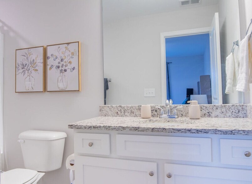 Building Photo - 751 Jacobs Millpond Rd