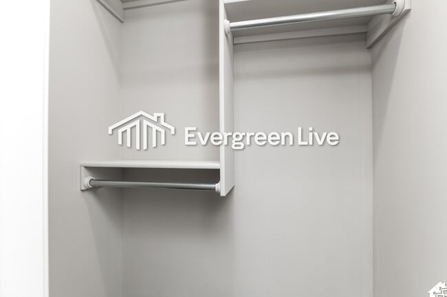 Building Photo - 108 Burlington Dr