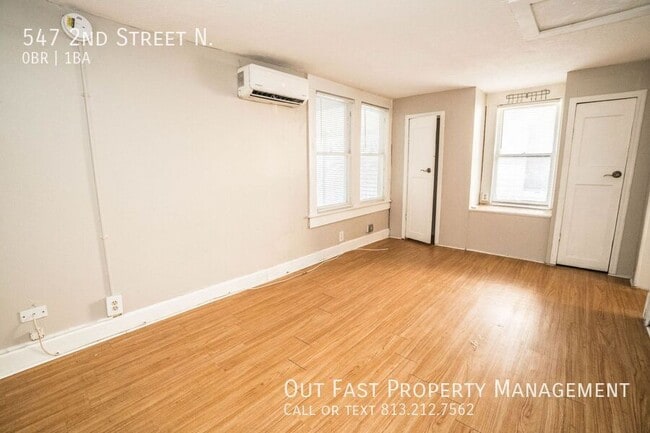 Building Photo - 547 2nd St N