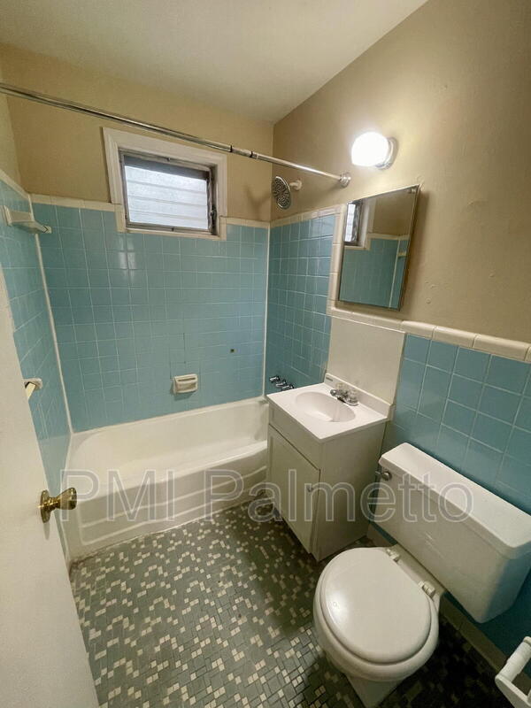 Building Photo - 3209 Wilmot Ave