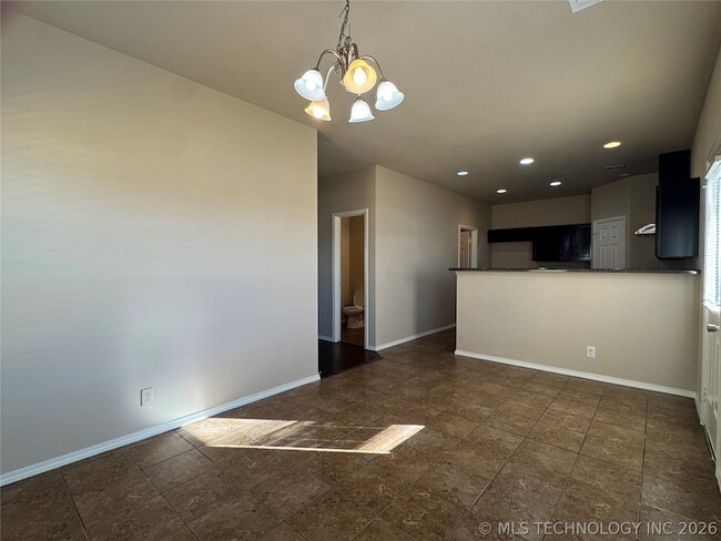 Building Photo - 14780 S Fern Pl