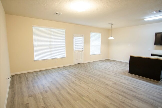 Building Photo - 6234 Brenwood Cir