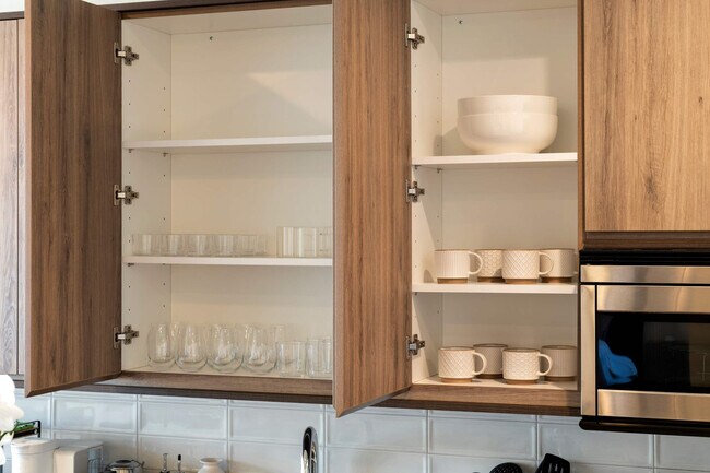 Building Photo - 1122 W Chicago Ave