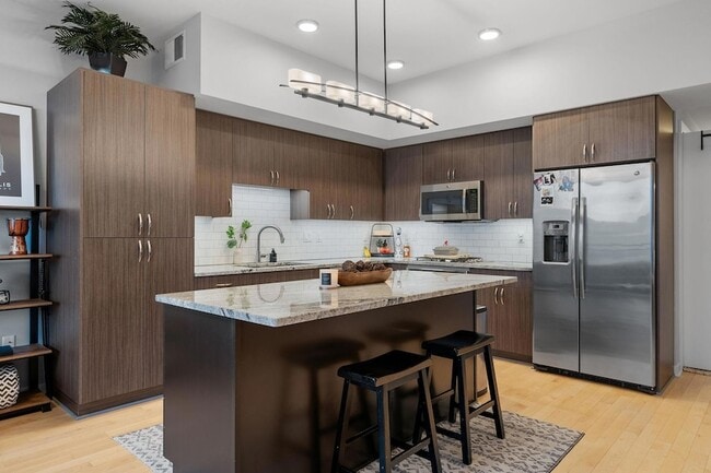 Building Photo - 740 Portland Ave