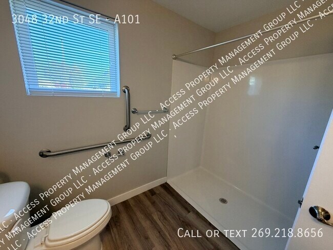 Building Photo - 3048 32nd St SE