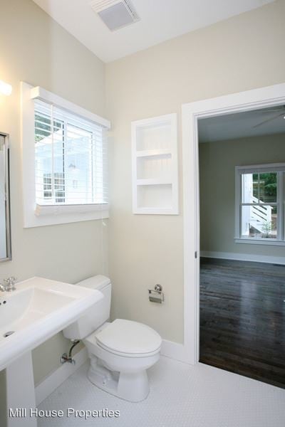 Building Photo - 5 br, 4 bath House - 104 B East Carr Street