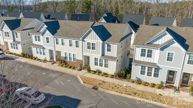 Building Photo - 554 Amalfi Dr