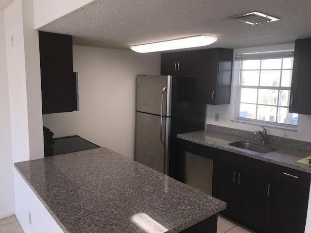 Building Photo - 6283 La Costa Dr