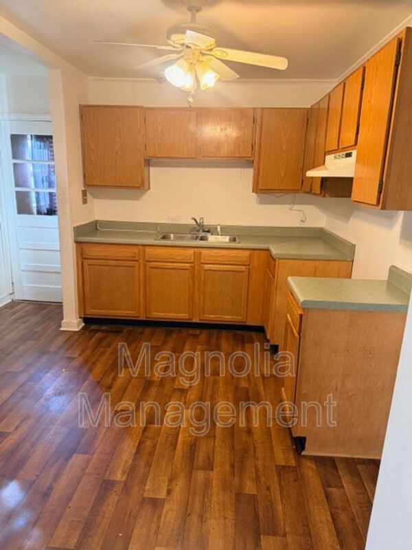 Building Photo - 2036 Raleigh Rd