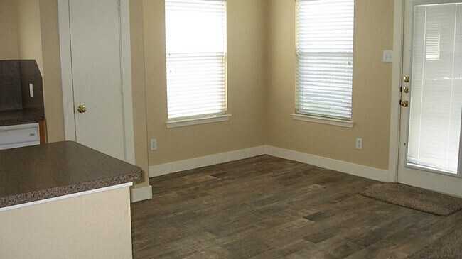 Building Photo - 7627 Fallen Leaf