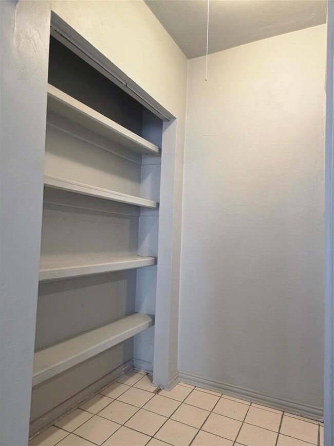 Building Photo - 1725 NW 18th St