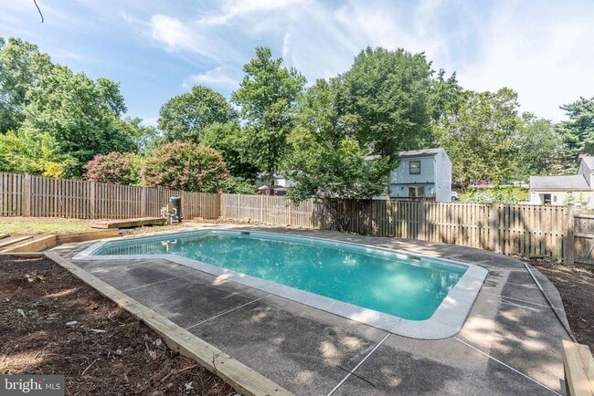 Building Photo - 131 N Garfield Rd